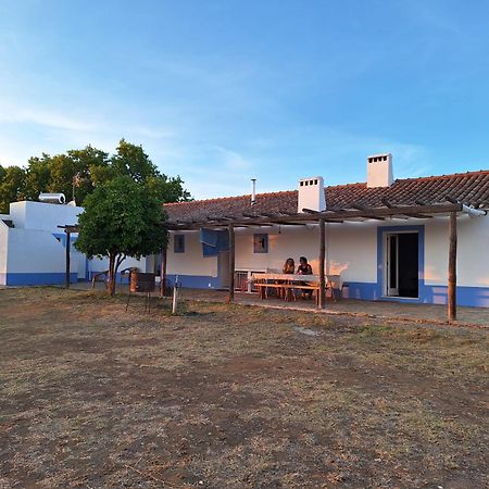 Monte Dos Pensamentos - Turismo Rural エストレモス エクステリア 写真