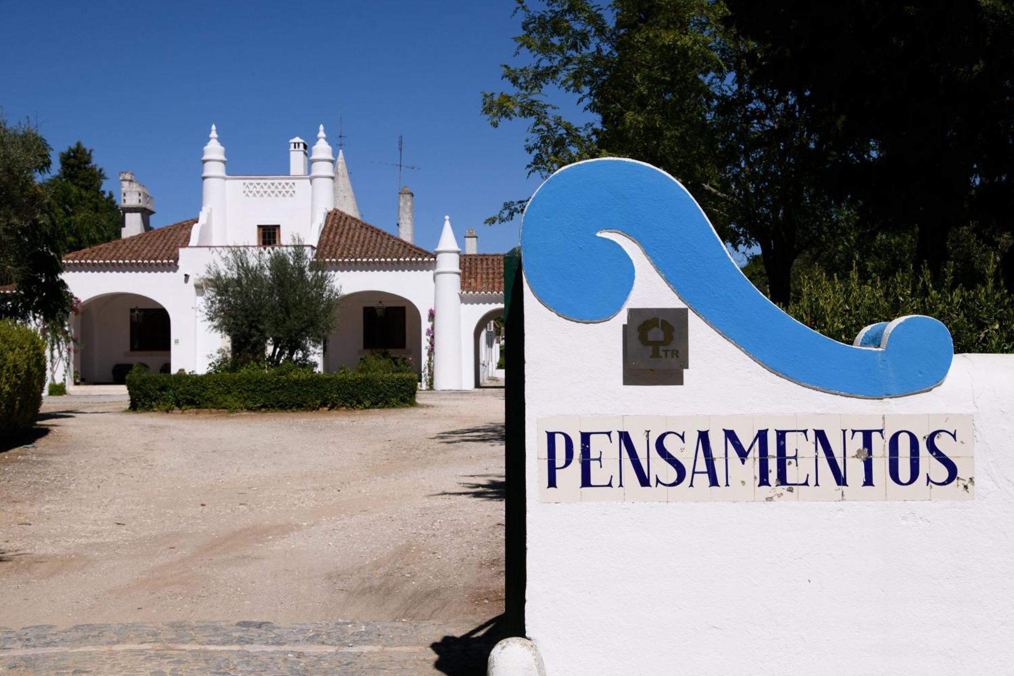Monte Dos Pensamentos - Turismo Rural エストレモス エクステリア 写真